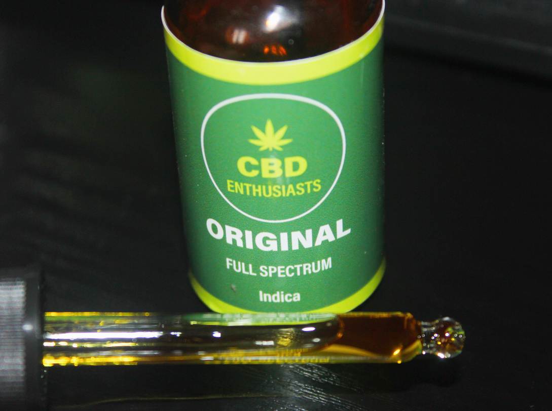 CBD Enthusiasts - Full-Spectrum 1500mg Indica CBD Oil Review